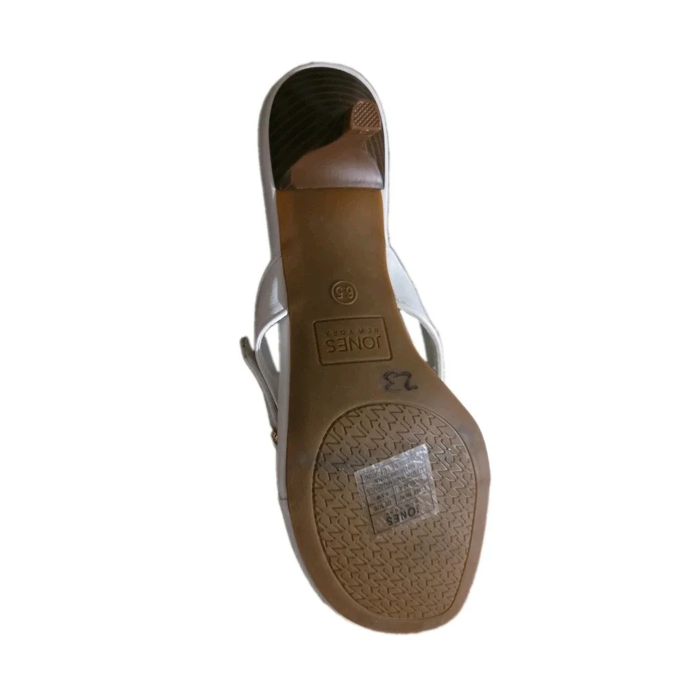 Womens White  Jones New York Slip Ones Lisiana Dress Shoe. Size 6.5.